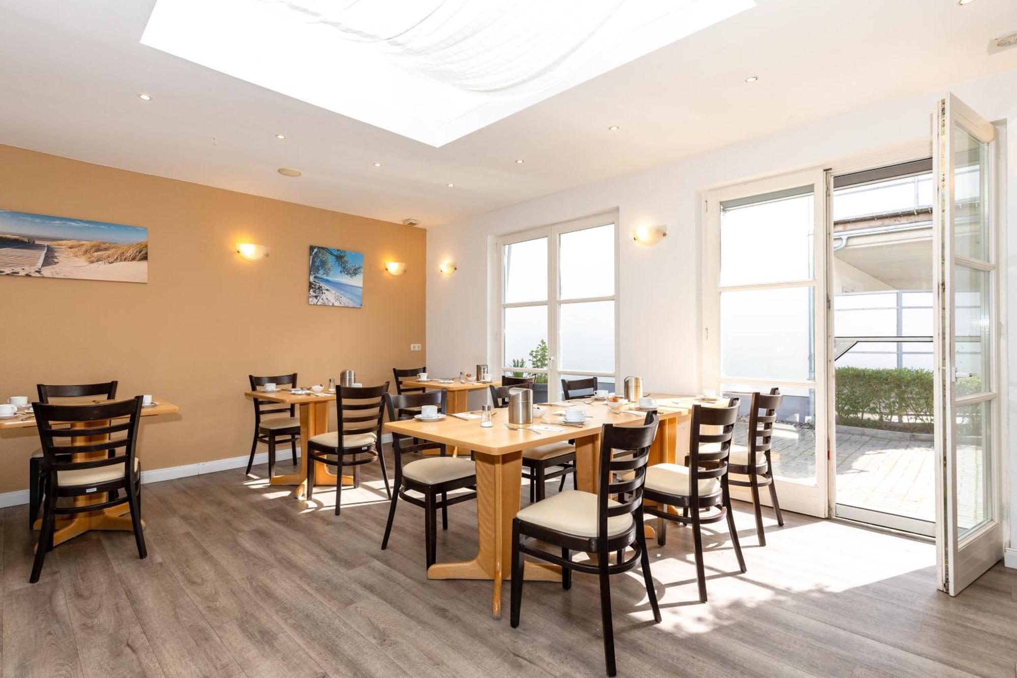 Hotel Zur Traube Ostseebad Kühlungsborn エクステリア 写真