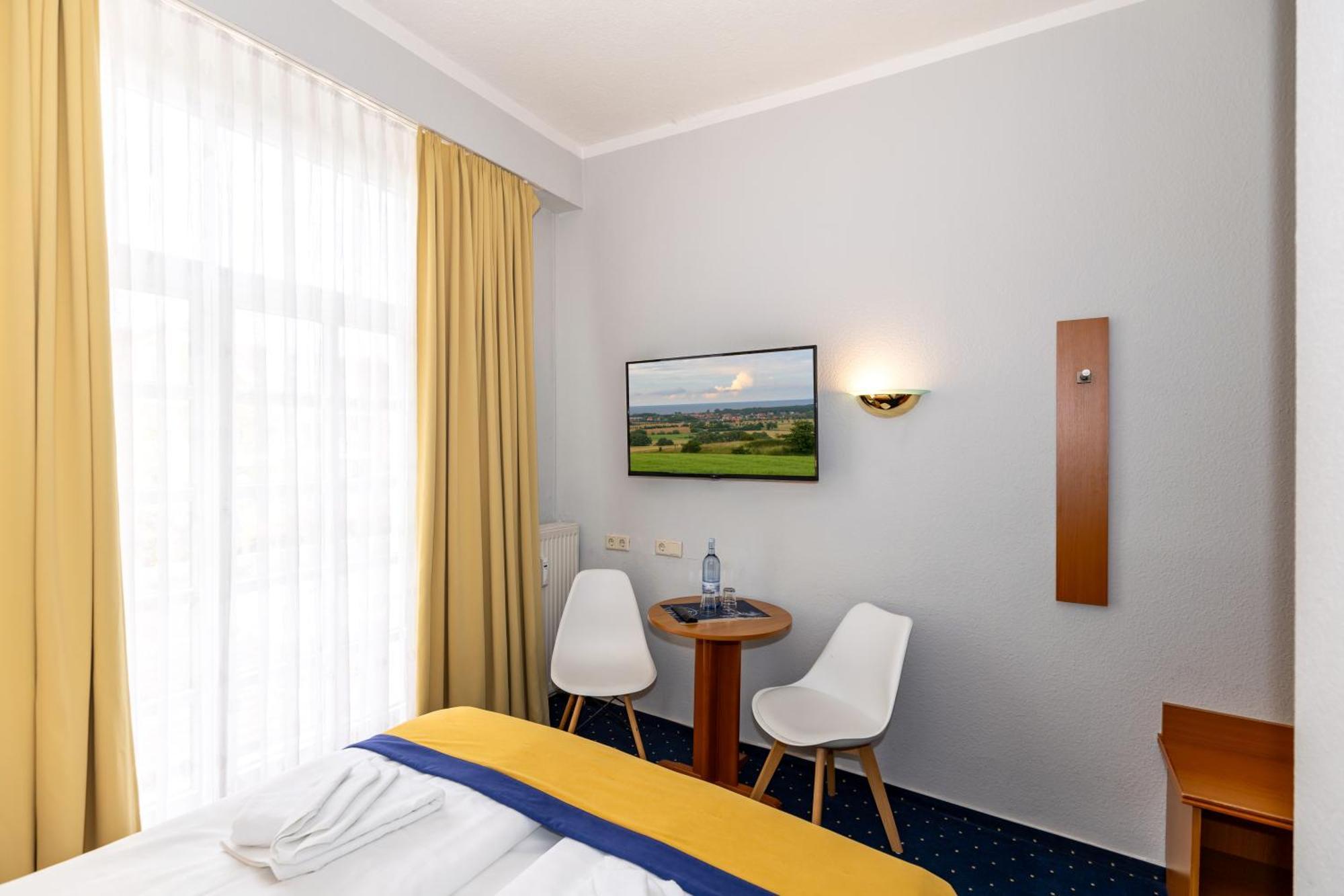 Hotel Zur Traube Ostseebad Kühlungsborn エクステリア 写真