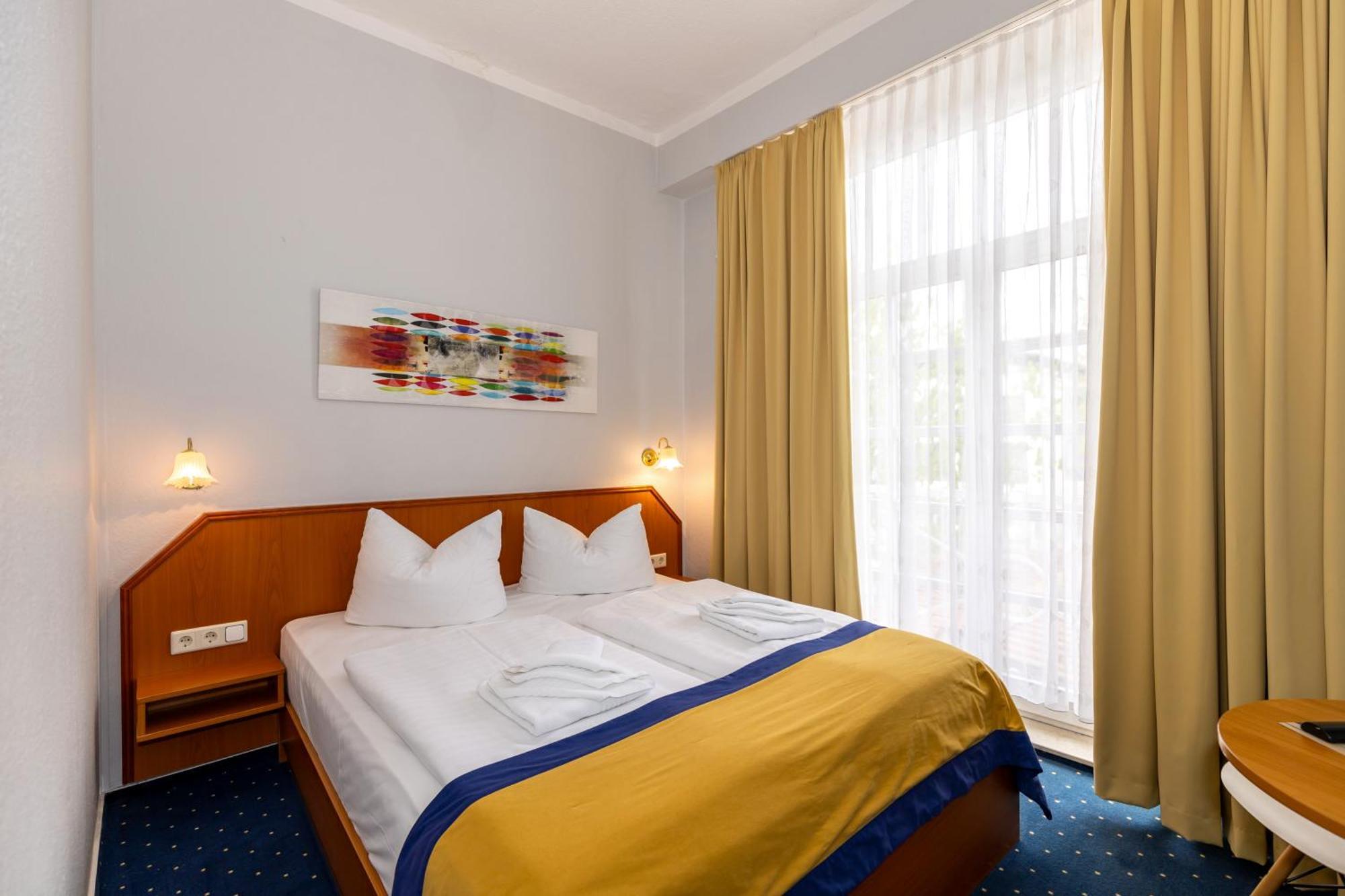 Hotel Zur Traube Ostseebad Kühlungsborn エクステリア 写真