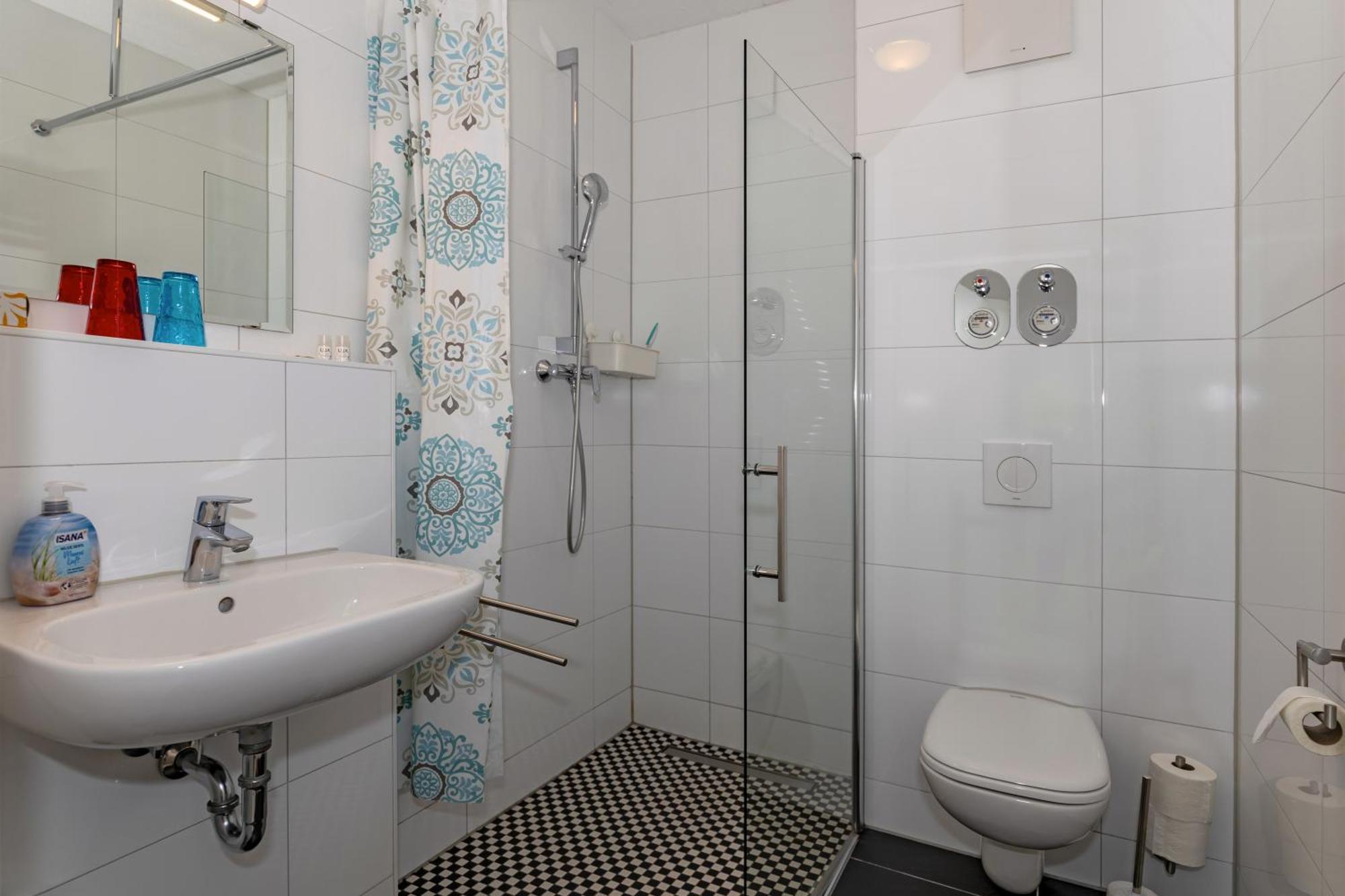 Hotel Zur Traube Ostseebad Kühlungsborn エクステリア 写真