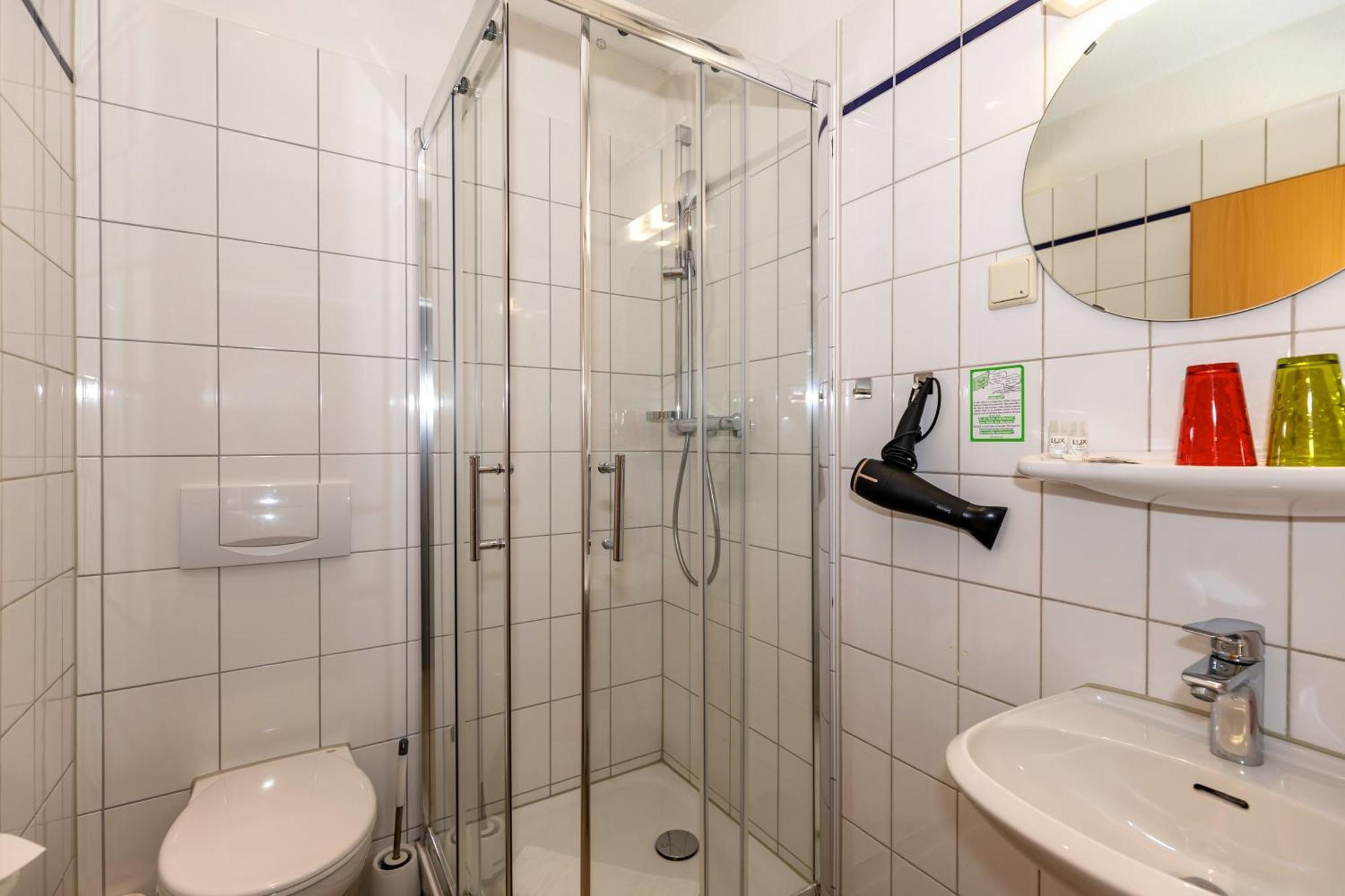 Hotel Zur Traube Ostseebad Kühlungsborn エクステリア 写真